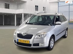Skoda Fabia Combi - 1.6-16V Elegance PSENSOR CRUISE 2 X SLEUTELS