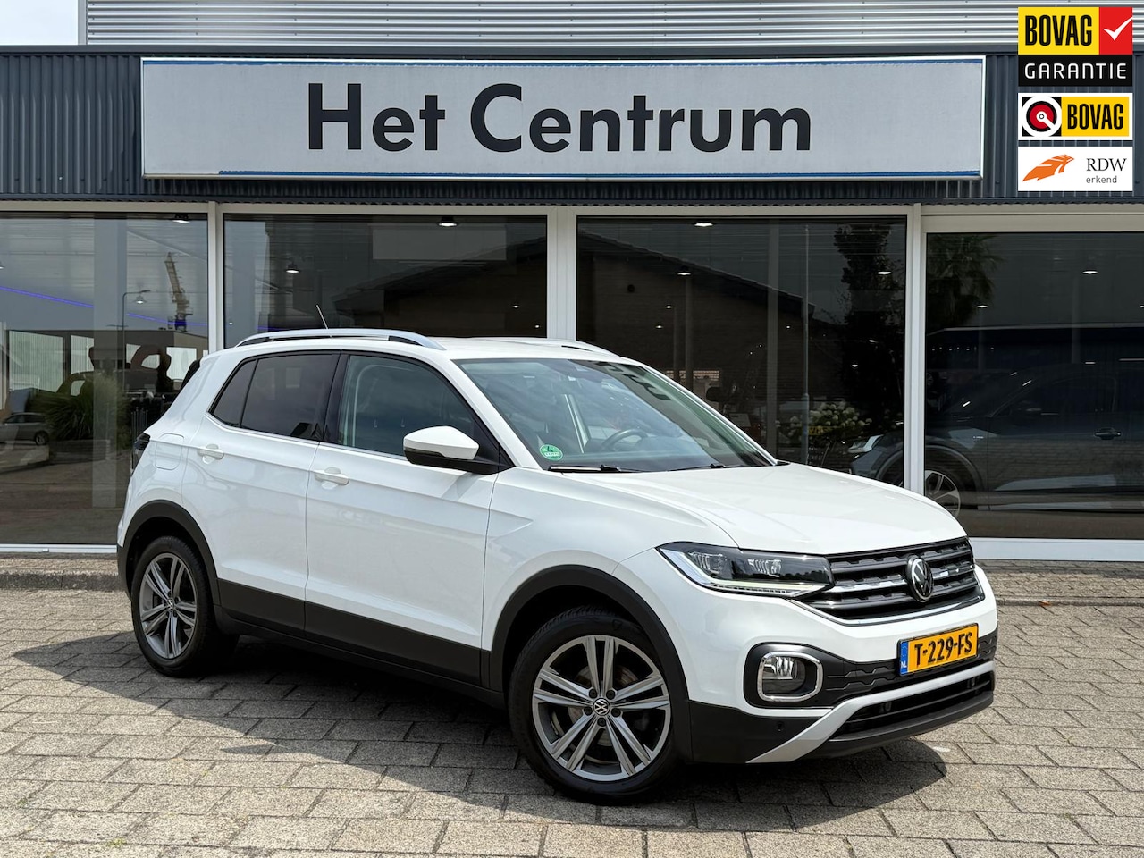 Volkswagen T-Cross - 1.5 TSI Style - Trekhaak - Keyless - Camera - Stoelverwarming - Dig. Cockpit - AutoWereld.nl