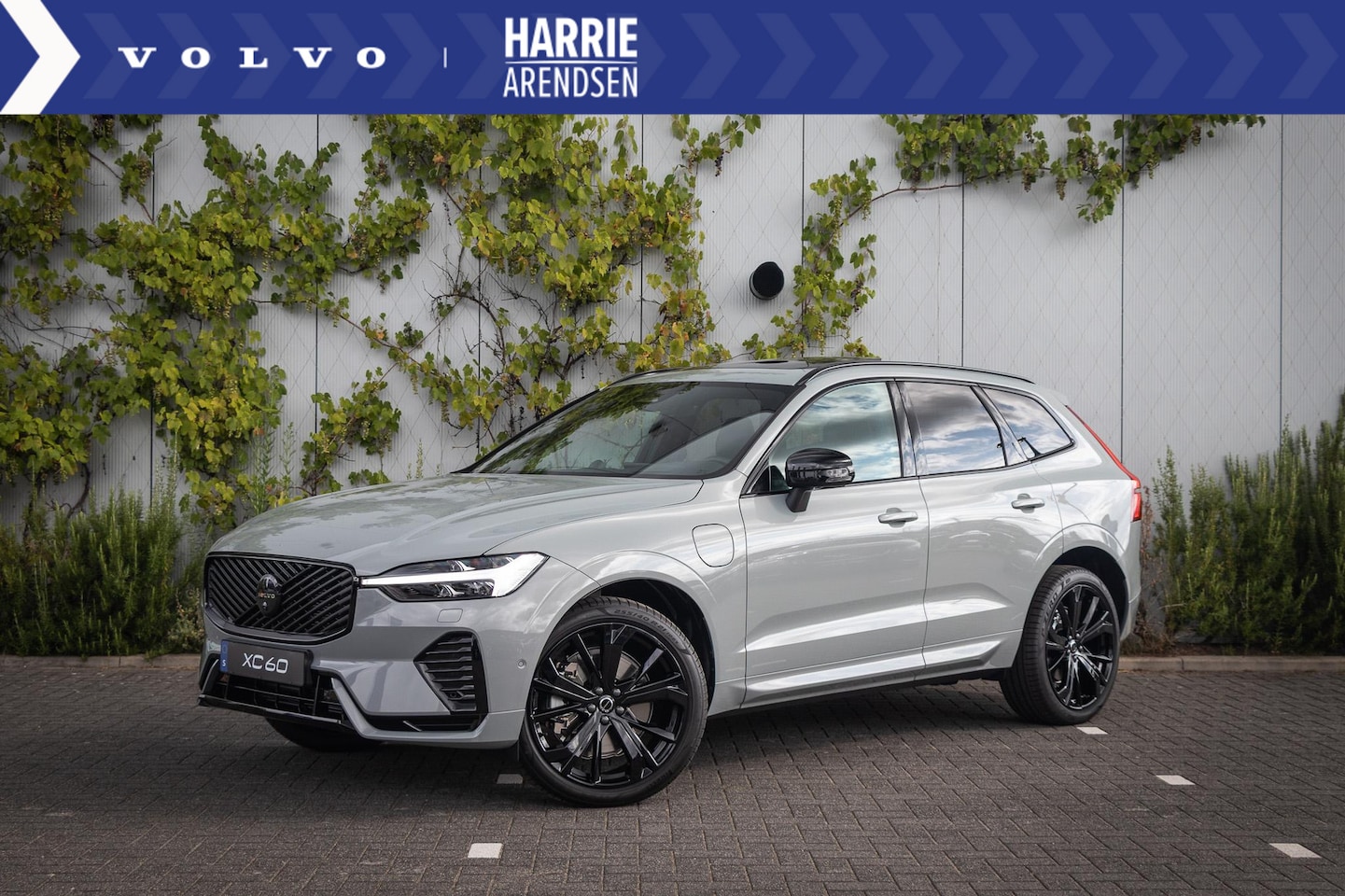 Volvo XC60 - 2.0 T8 Plug-in hybrid AWD Ultra Black Edition | Bowers & Wilkings Premium Audio | Luchtver - AutoWereld.nl