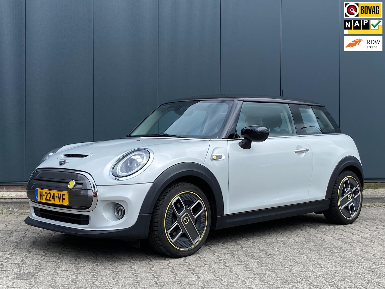 MINI Mini-Electric - 33 kWh 184PK | CLIMA | NAVI | CARPLAY | CRUISE CONTROL - AutoWereld.nl