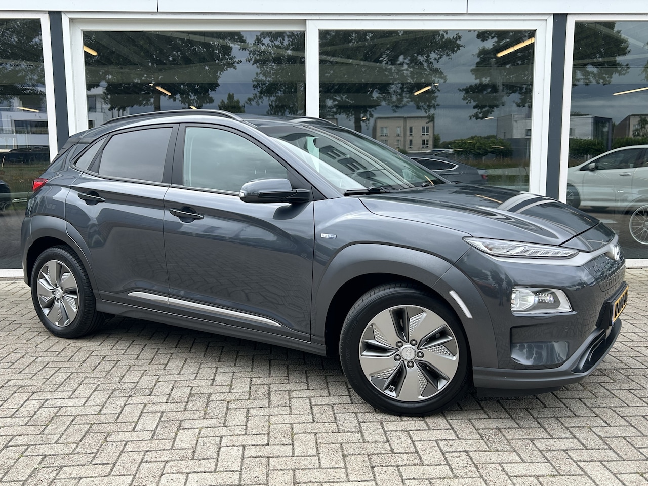 Hyundai Kona Electric - EV Premium 64 kWh 50% deal 8.475,- ACTIE Leder / LED / Stoelverwarming - Verkoeling / Came - AutoWereld.nl