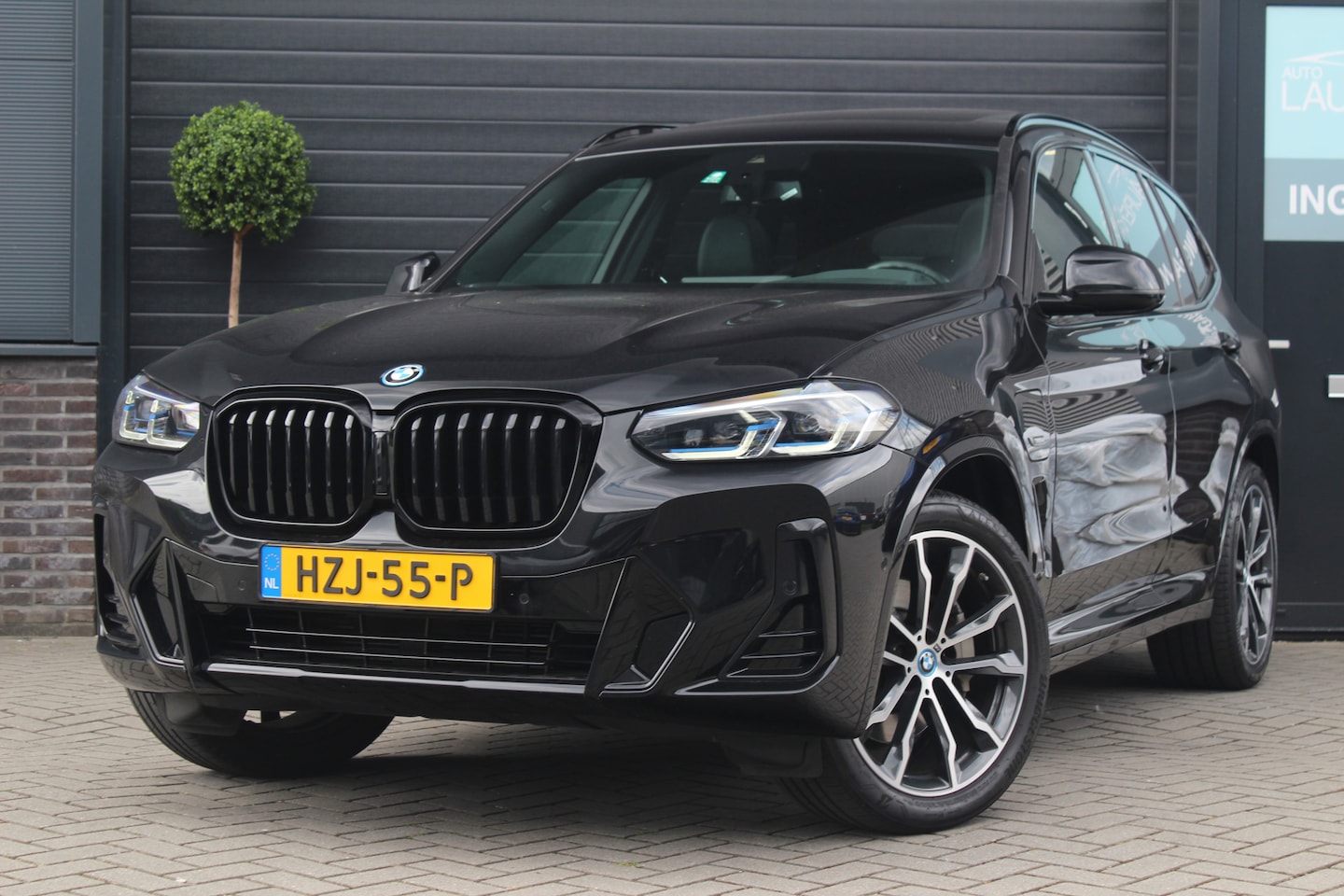 BMW X3 - xDrive30e M Sport | Pano | Trekhaak | Camera | High Executive - AutoWereld.nl