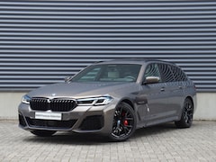 BMW 5-serie Touring - 530e | M Sportpakket Pro | Panodak | Harman Kardon | Trekhaak | Driving Assistant Prof. |