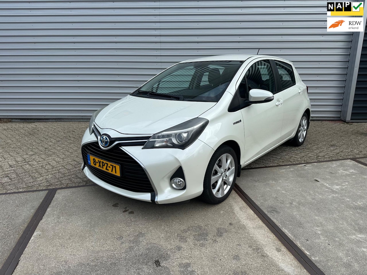 Toyota Yaris - 1.5 Hybrid Dynamic*Cruise Control*Camera*Navi - AutoWereld.nl
