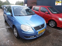 Volkswagen Polo - 1.2 Optive st bekr 5 drs airco elek pak nap apk