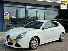 Alfa Romeo Giulietta - 1.4 T Progression Clima Cruise Park.Sens Trekhaak Bluetooth Zeer Nette Staat