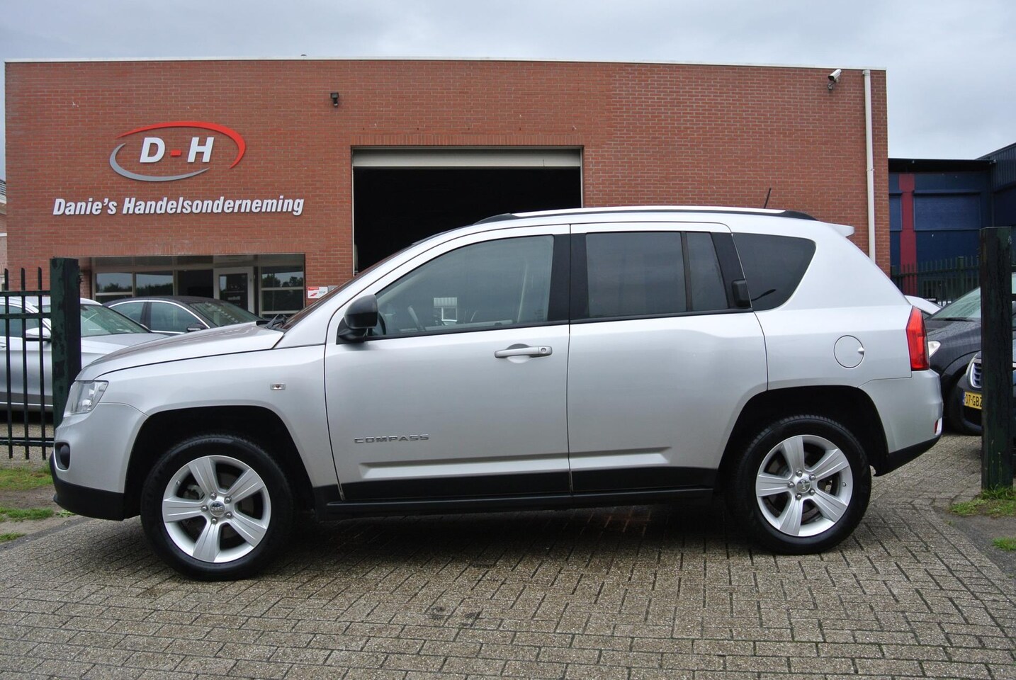 Jeep Compass - 2.4 Limited 4WD airco leder automaat inruil mogelijk nap - AutoWereld.nl
