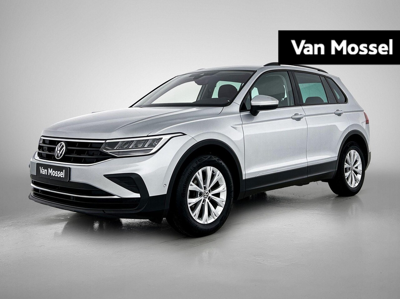 Volkswagen Tiguan - 1.5 TSI Life | 130PK | Trekhaak | Keyless | Digital Cockpit PRO | Carplay | Parkeercamera - AutoWereld.nl