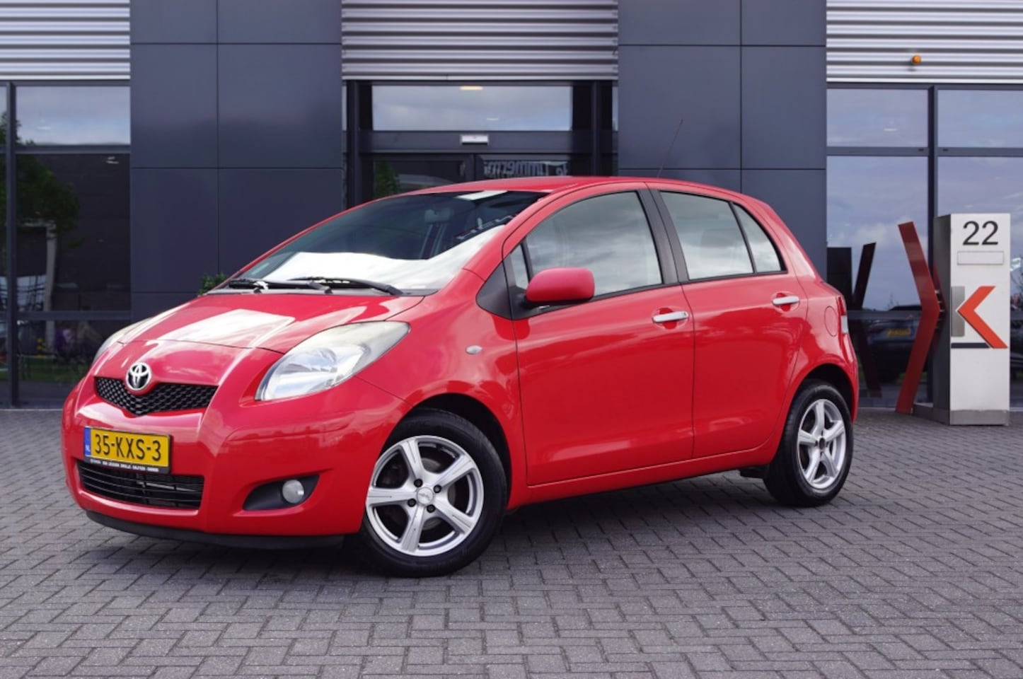 Toyota Yaris - 1.3 VVTi Aspiration / El. Climat control / Incl nieuwe APK - AutoWereld.nl