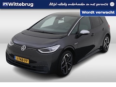 Volkswagen ID.3 - First Plus 204pk 58 kWh / LED / Navigatie / Parkeersensoren / Donker Glas / 19" LMV