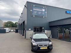 Ford Focus Wagon - Focus 1.8-16V Ambiente Flexifuel AIrco/Cruise/Trekhaak