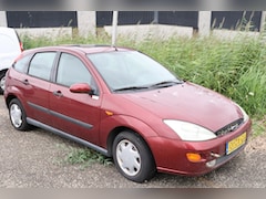 Ford Focus - 1.8-16V Trend SLOOPAUTO