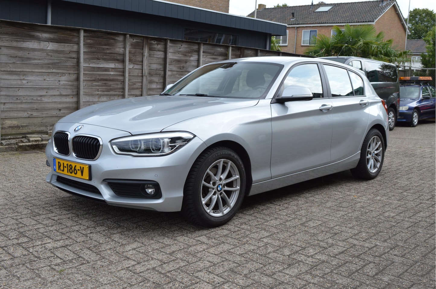 BMW 1-serie - 118i Corporate Lease Executive / Nap / Sportstoelen - AutoWereld.nl