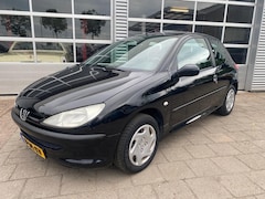 Peugeot 206 - 1.4 XR 69000 KM APK NIEUW