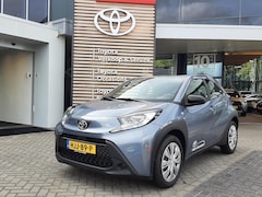 Toyota Aygo X - PLAY AUTOMAAT NL-AUTO AD-CRUISE APPLE/ANDROID CAMERA AIRCO DAB+