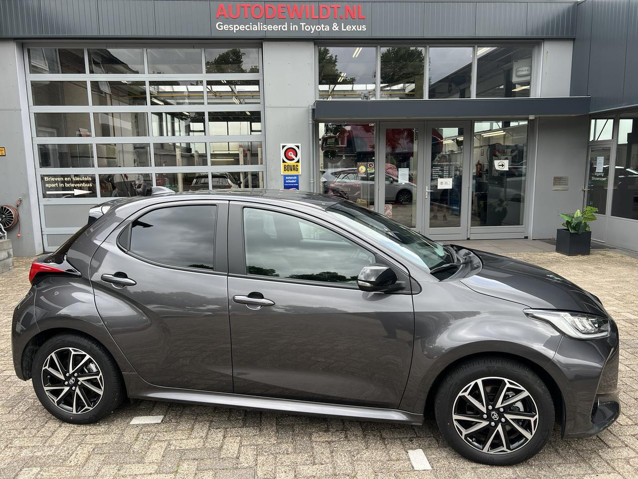 Toyota Yaris - 1.5 Hybrid Style 5-drs A/T + FABRIEKSGARANTIE - AutoWereld.nl