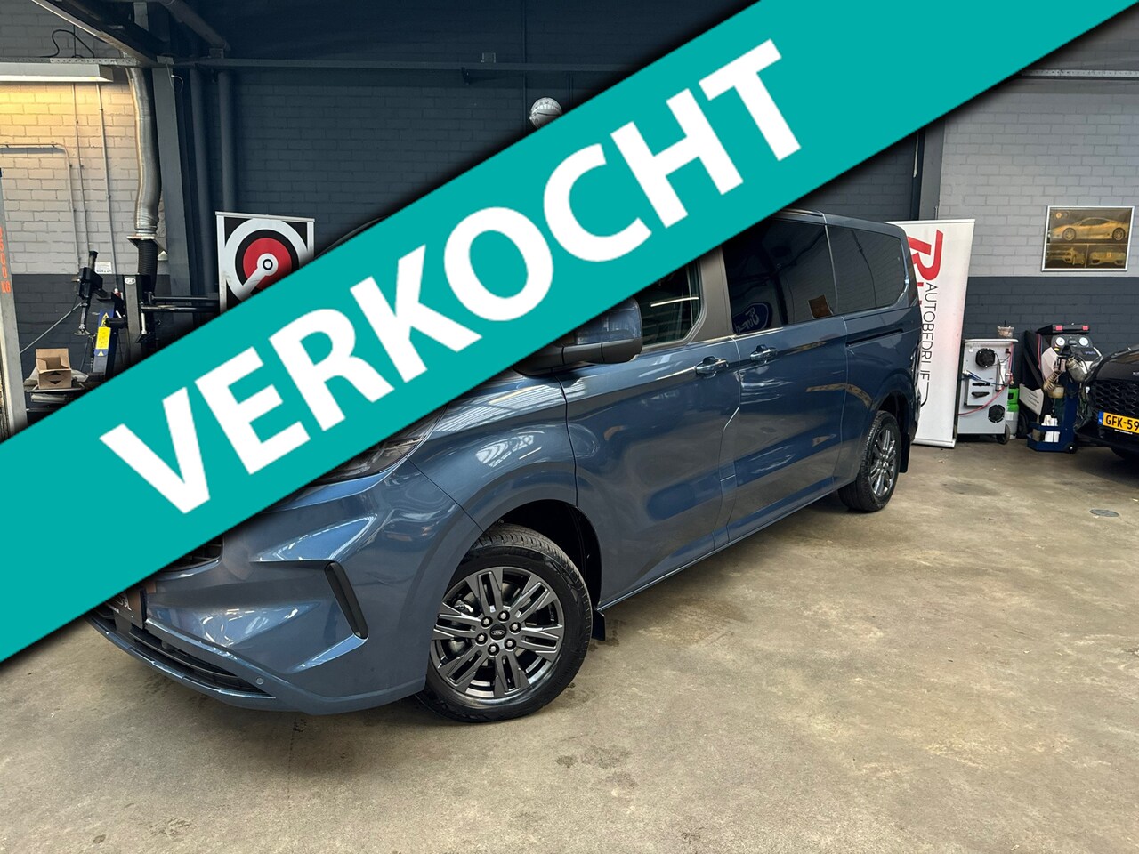 Ford Transit Custom Tourneo - 320 2.0TDCI L2H DC 170pk,BPM VRIJ,Grijs Kenteken,Camera A,Cruise Contr,Lane Asist,Climate - AutoWereld.nl
