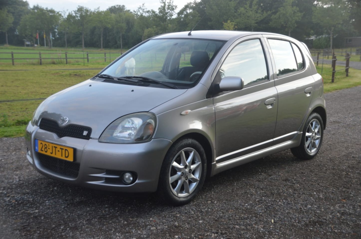 Toyota Yaris - 1.5-16V VVT-i TSport 5 deurs Airco - AutoWereld.nl
