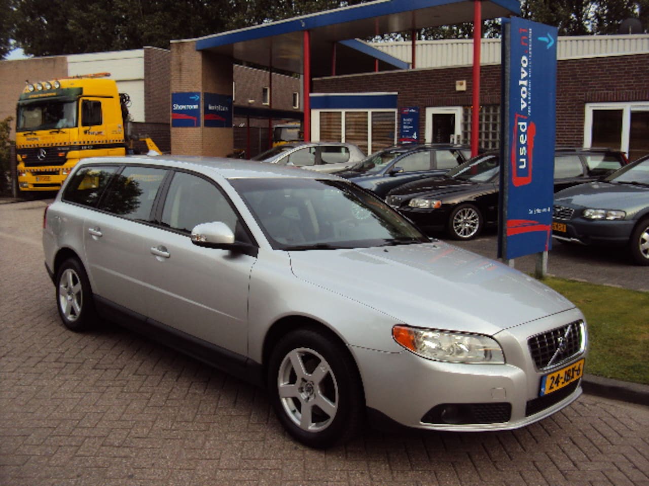 Volvo V70 - 2.0D Limited Edition 2.0D 136PK Limited Edition - AutoWereld.nl