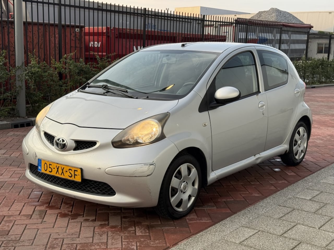 Toyota Aygo - 1.0 Benzine 5 Deurs Elektr. Ramen NEW APK - AutoWereld.nl
