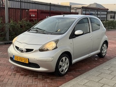 Toyota Aygo - 1.0 Benzine 5 Deurs Elektr. Ramen NEW APK