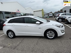 Hyundai i30 Wagon - 1.6 GDi i-Motion NAVI |1e EIGENAAR | CLIMATE CONTROL | CRUISE CONTROL | DEALER ONDERHOUDEN