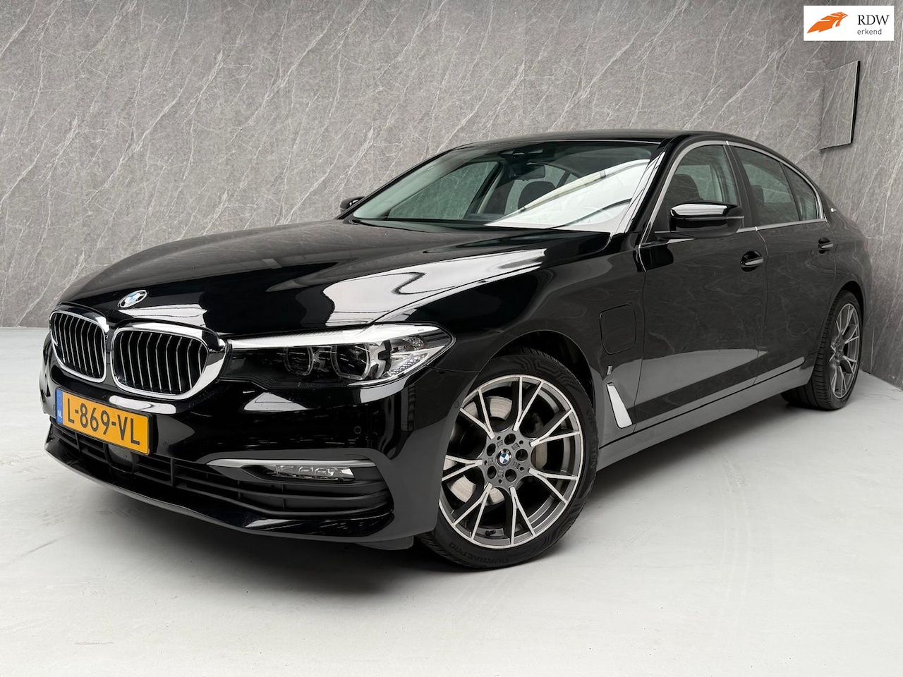 BMW 5-serie - 530e iPerformance / Goed Onderhouden - AutoWereld.nl