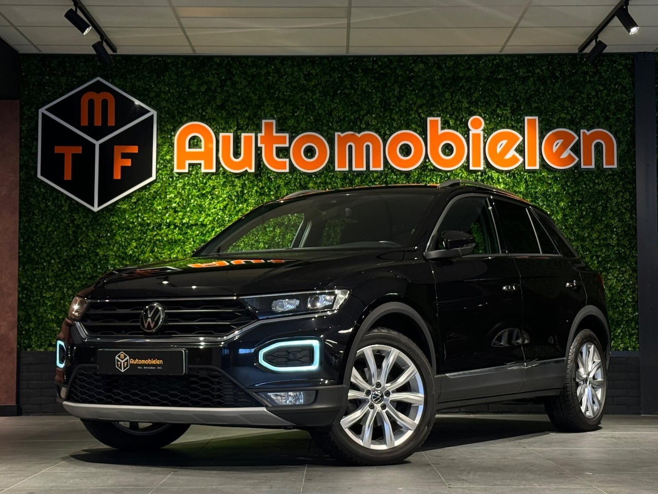 Volkswagen T-Roc - 1.5 TSI 150 PK Sport |VIRTUAL|ACC|KEYLESS|SFEERVERLICHTING|BOMVOL - AutoWereld.nl