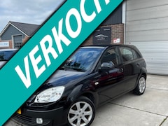 Kia Rio - 1.4 X-pect 7 MND APK / AIRCO / NAP KM / ELECT.PAKKET / CENTRL.DEUR / 2 SLEUTEL / BOEKJES /