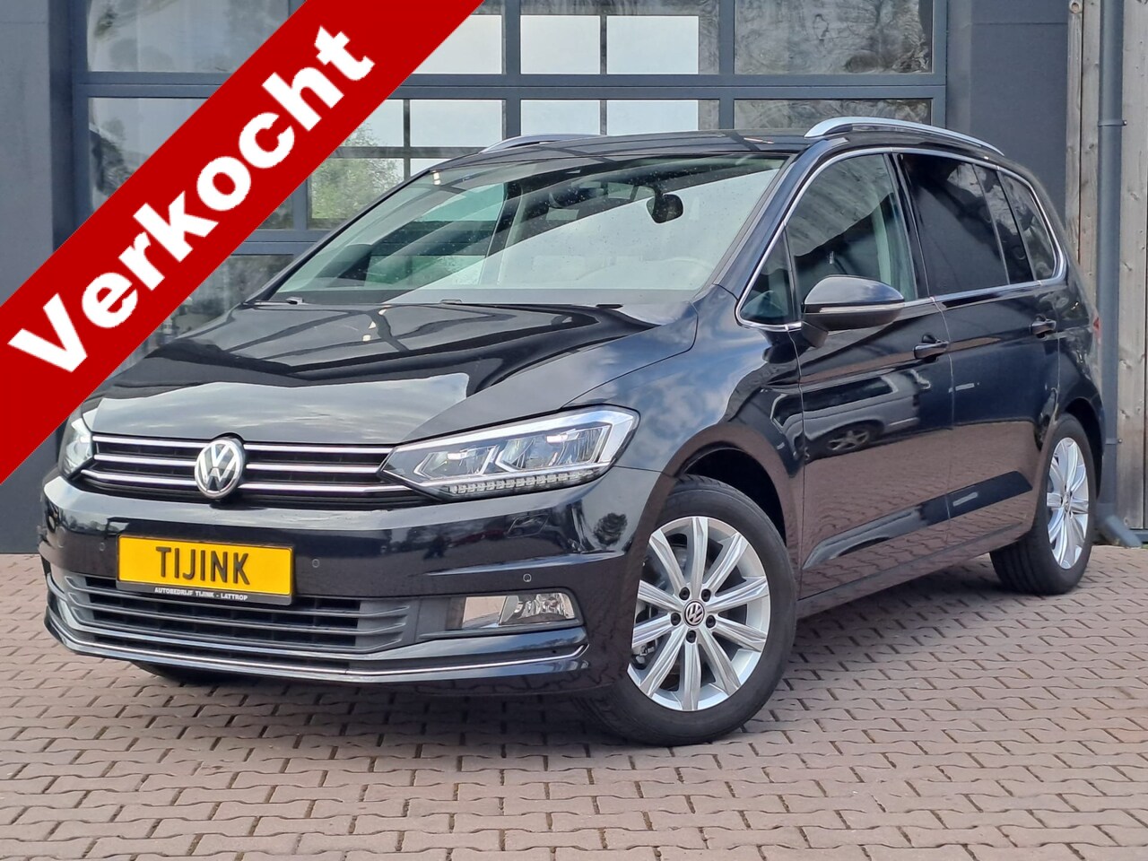 Volkswagen Touran - 1.4 TSI Highline | Automaat | Navi | Trekhaak | Stoel- en stuurverwarming | ACC | LED | - AutoWereld.nl