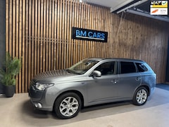 Mitsubishi Outlander - 2.0 PHEV Instyle+ Trekhaak, leer, camera