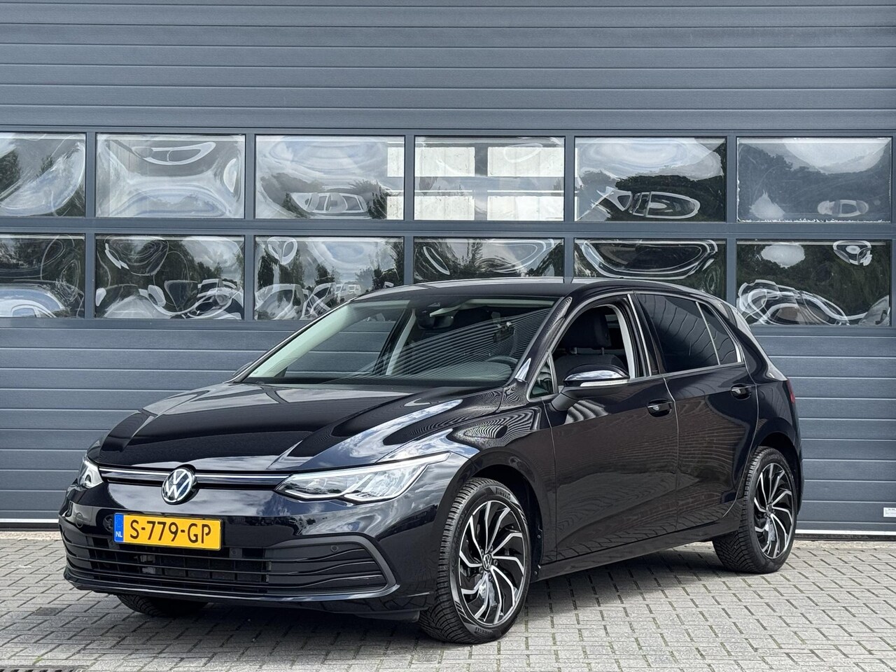 Volkswagen Golf - 1.0 TSI LIFE I ADAPTIVE CRUISE CONTROL I APPLE CARPLAY I CLIMATE CONTROL I 17" LICHT METAL - AutoWereld.nl