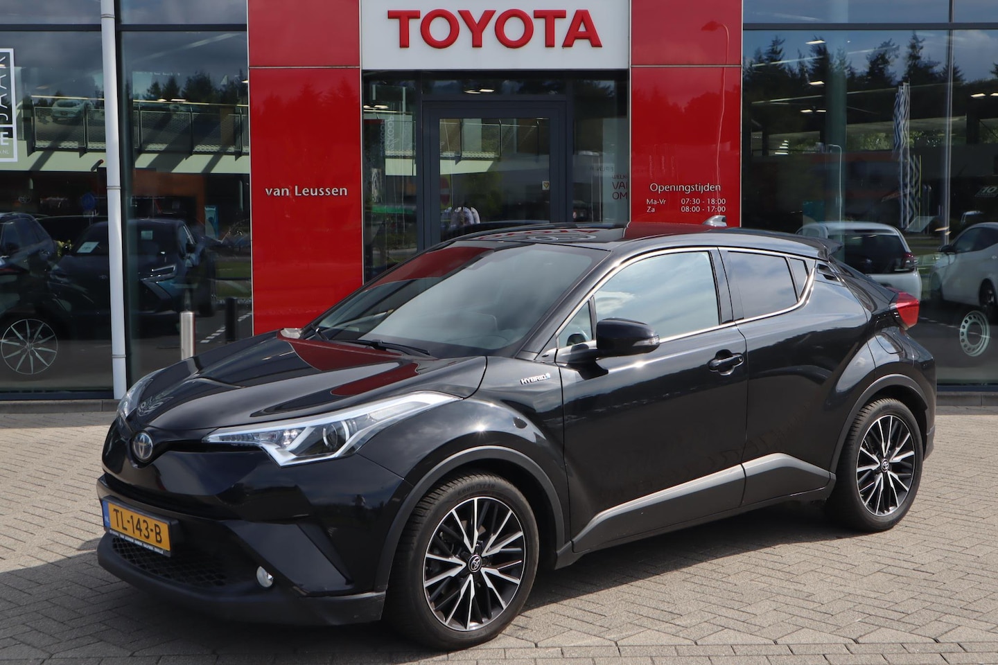 Toyota C-HR - 1.8 HYBRID ENERGY AFN-TREKHAAK STOELVERW. P-SENSOREN NAVI CAMERA AD-CRUISE 18"LM-VELGEN KE - AutoWereld.nl