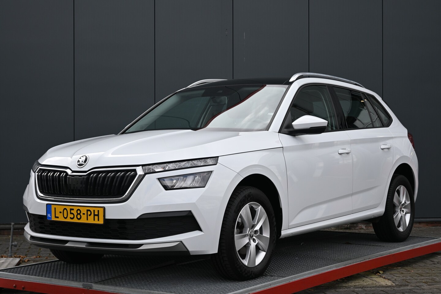 Skoda Kamiq - 1.0 TSI Ambition panoramadak - AutoWereld.nl
