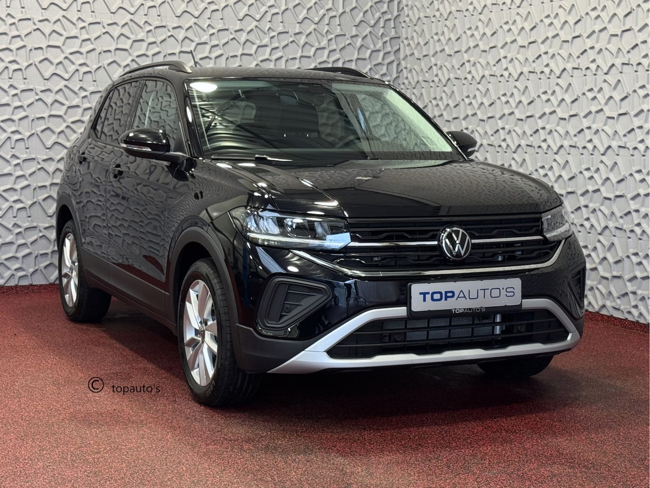 Volkswagen T-Cross - T-CROSS 116PK 17''LMV DODE HOEK TREKHAAK CAMERA VIR.COCKPIT STOELVERW. ADAP.CRUISE LMV CAR - AutoWereld.nl