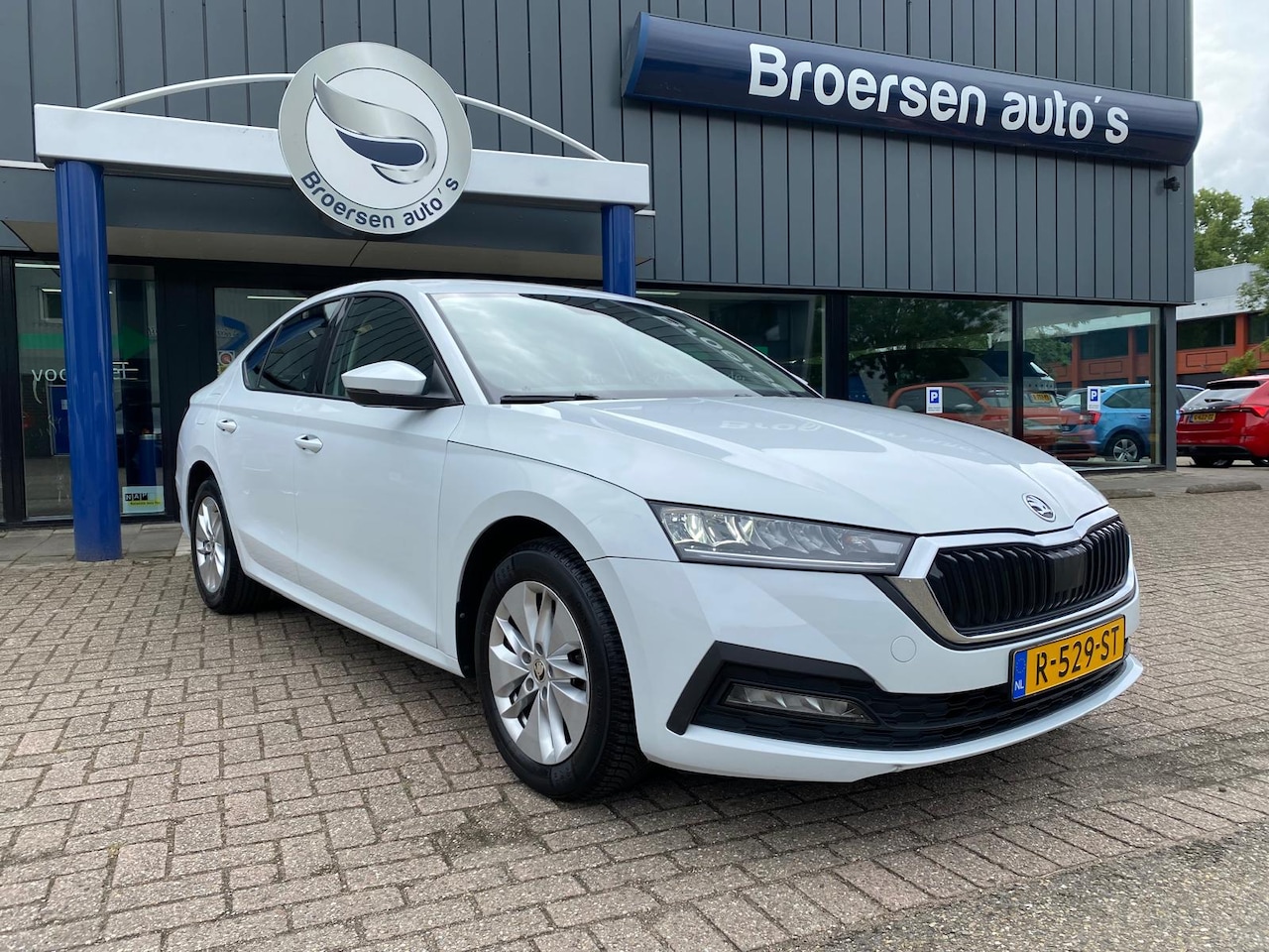 Skoda Octavia - 1.0 TSI 110pk Ambition met AppleCarplay en Stoelverwarming - AutoWereld.nl