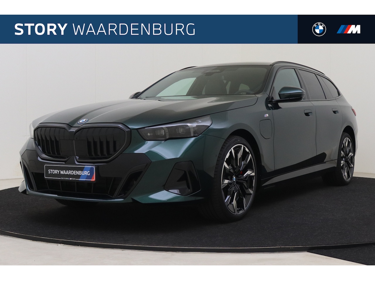 BMW 5-serie Touring - 530e M Sport Automaat / Panoramadak / Trekhaak / Bowers & Wilkins /  Adaptief onderstel pr - AutoWereld.nl
