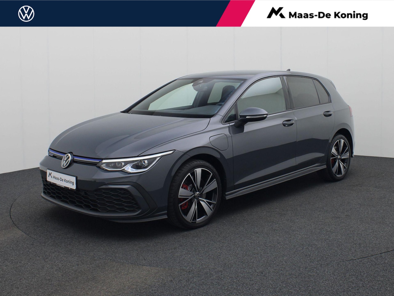 Volkswagen Golf - 1.4TSIeHybrid 180kW/245PK GTE DSG · Navigatie · Camera + Parkeersensoren · Stoel-&stuurver - AutoWereld.nl