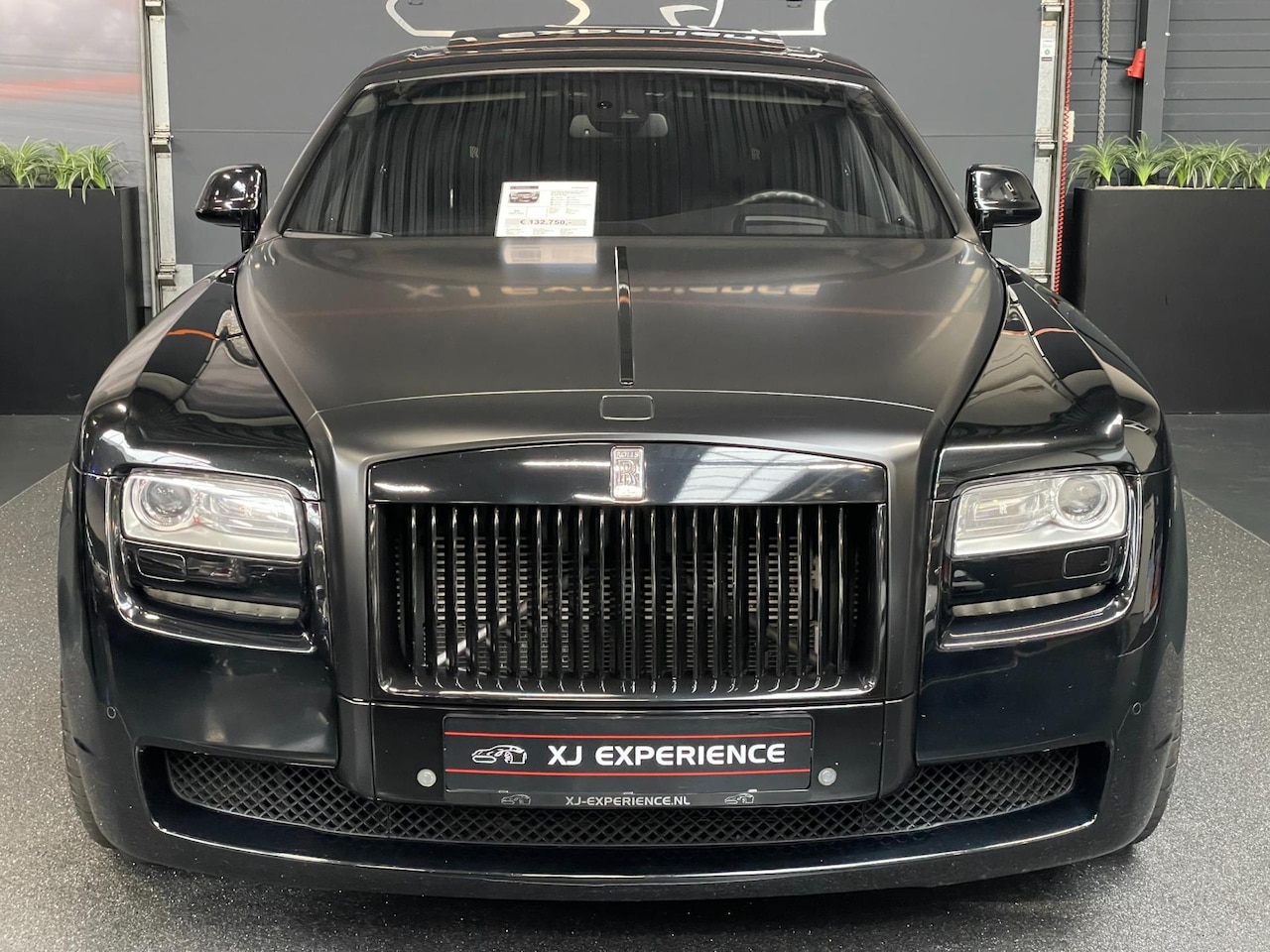 Rolls-Royce Ghost - 6.6 V12 HUD Two Tone 571 PK PANODAK BLACK BLACK - AutoWereld.nl