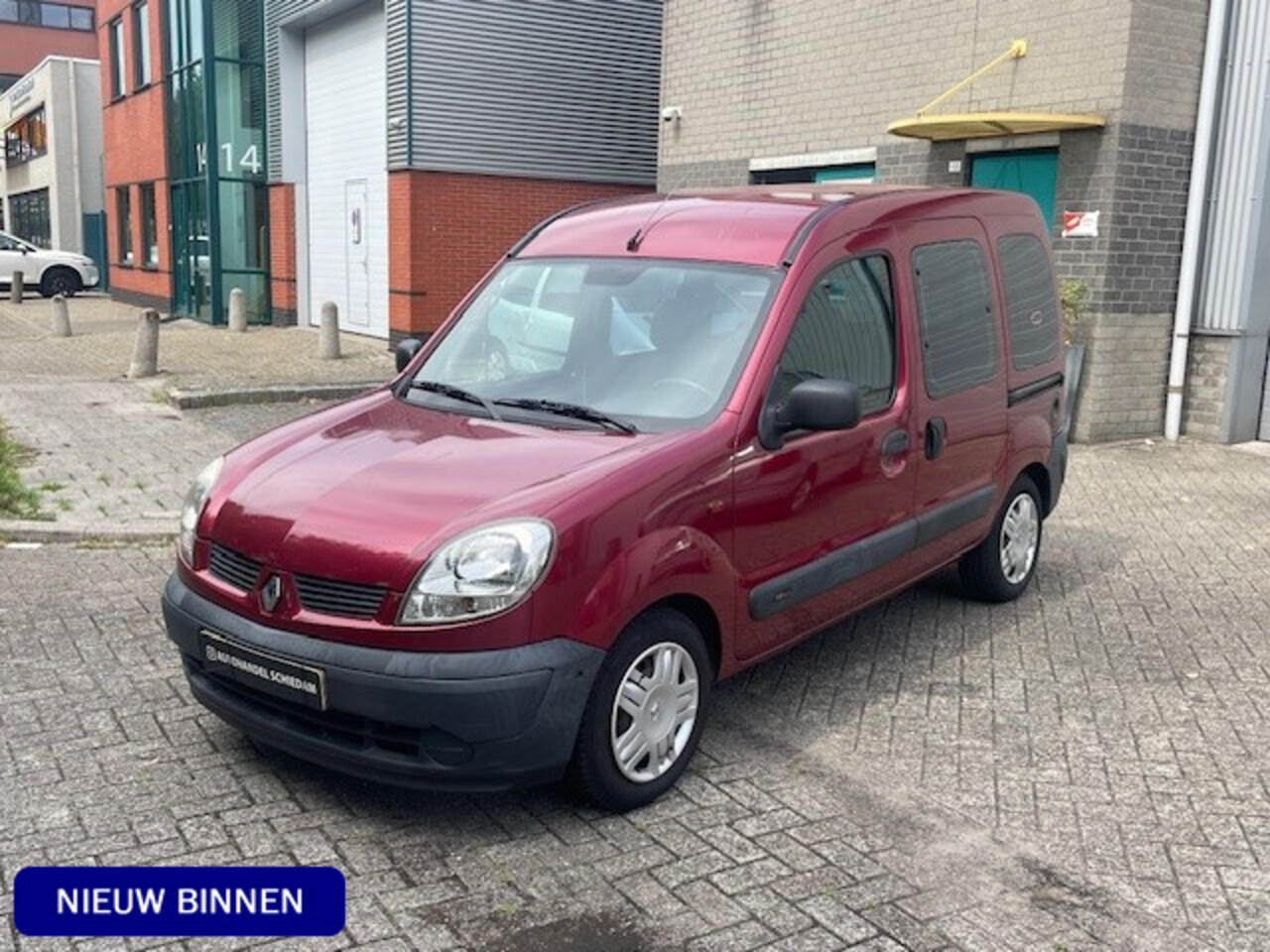 Renault Kangoo - 1.6-16V Expression | APK TM 21/06/2026| NW BANDEN EL.RAMEN + RADIO / CD SPELER  + TREKHAAK - AutoWereld.nl
