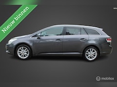 Toyota Avensis - 1.8 VVTi Business Limited, Trekhaak, Achteruitrij camera, Pdc achter, Navi,