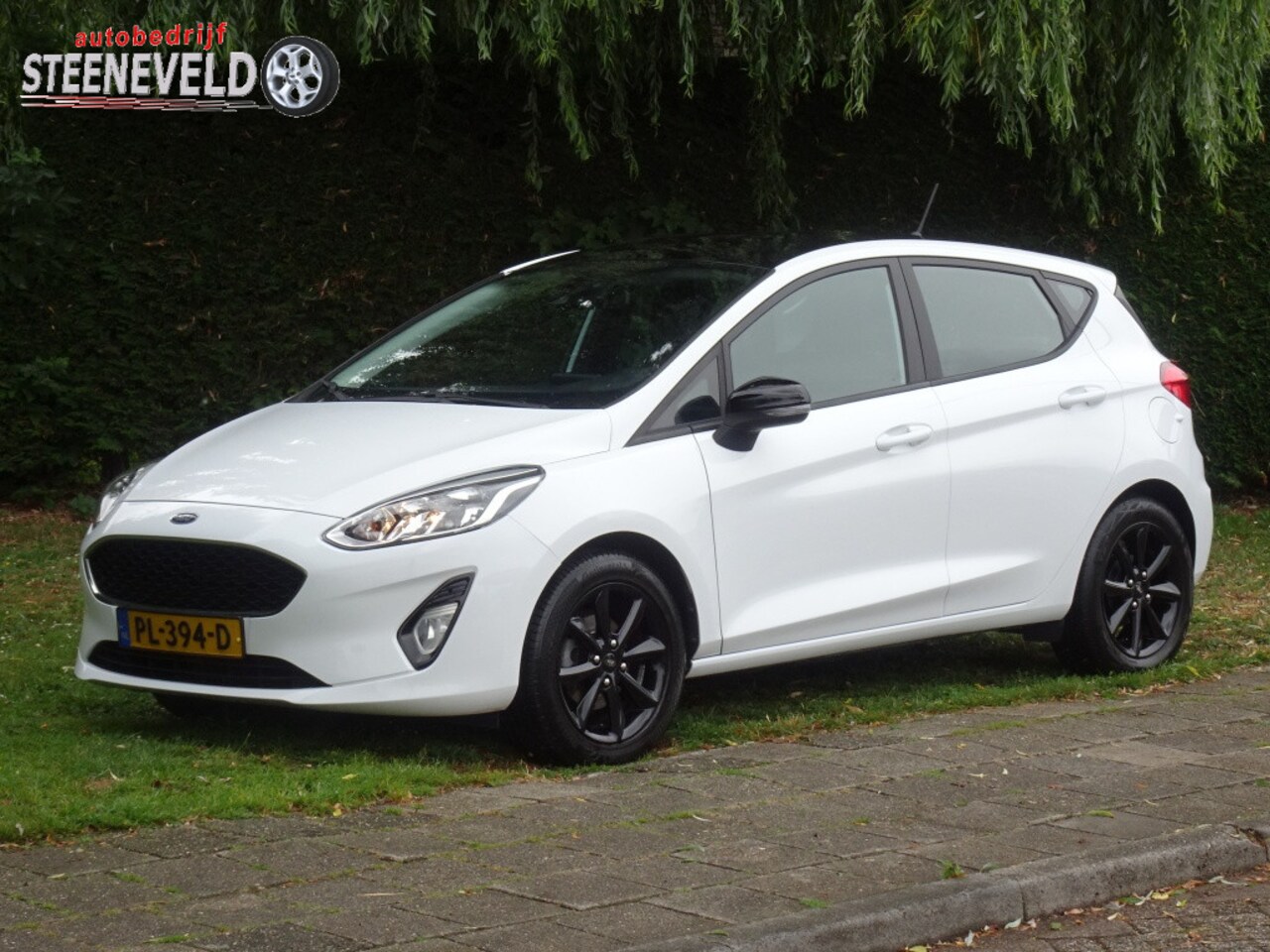 Ford Fiesta - 1.1 Trend White Black Edition met Nieuwe Distributieriem - AutoWereld.nl