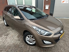 Hyundai i30 Wagon - 1.6 GDI Business Edition / Navi / Pano / Camera / PDC / Cruise