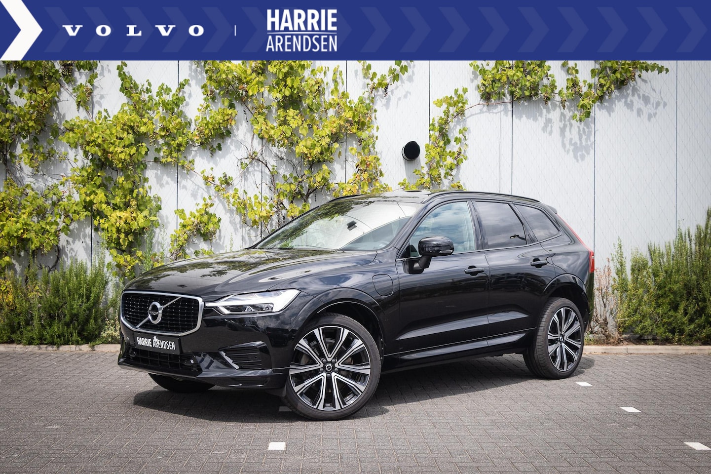 Volvo XC60 - 2.0 T8 Twin Engine AWD R-Design | Adaptieve Cruise Control | Luchtvering | Bowers & Wilkin - AutoWereld.nl