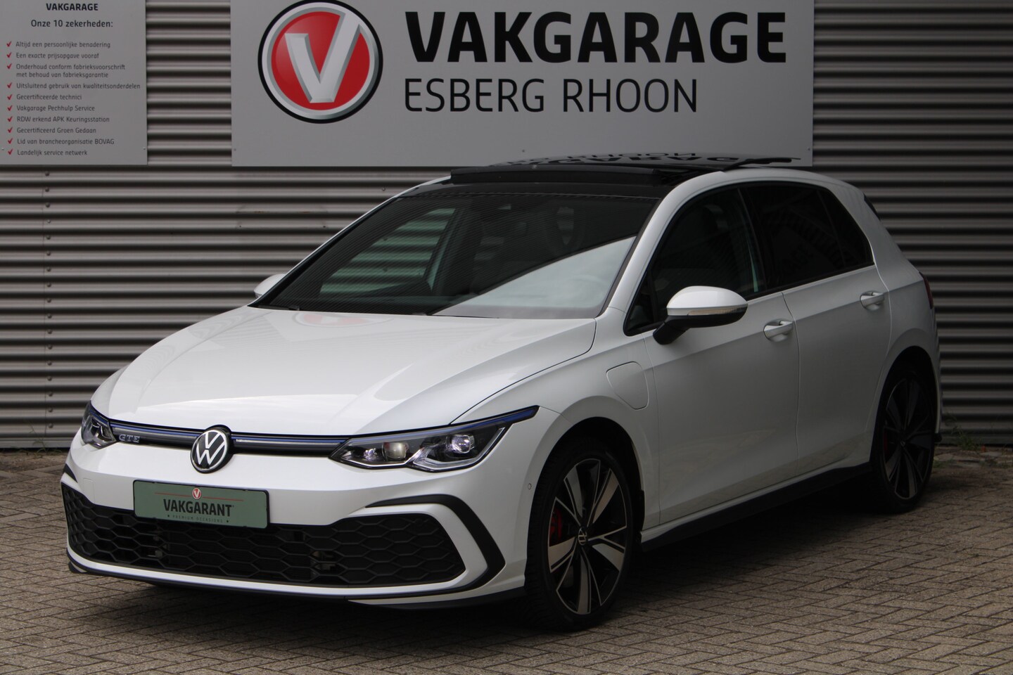 Volkswagen Golf - 1.4 eHybrid GTE SCHUIFDAK,IQ-LIGHT,DCC - AutoWereld.nl