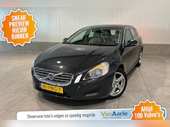 Volvo V60 - T3 Momentum Leder Trekhaak CruiseControl 150pk