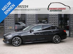 BMW 3-serie - 318i Sportline Carplay Sportstoelen Leder/Stof NaviPro 19inch LM Velgen Privacy Glass Shad