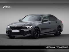 BMW 3-serie - 330e | Achteruitrijcamera | Ambiance verlichting | Harman Kardon | PDC |