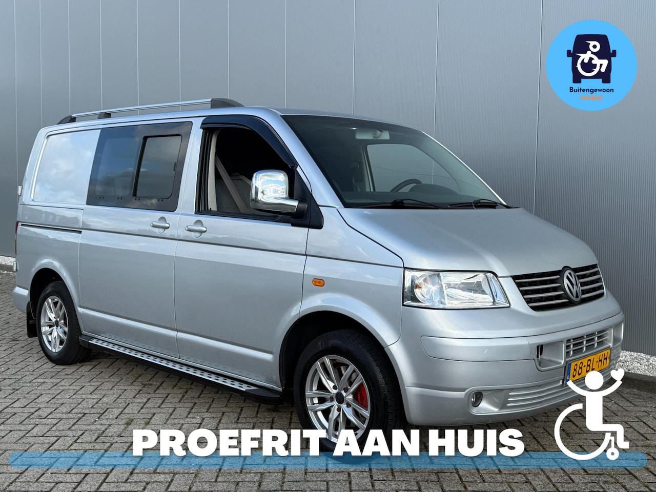 Volkswagen Transporter - Rolstoelbus van 1e eigenaar | NIEUWE LIFT - AutoWereld.nl
