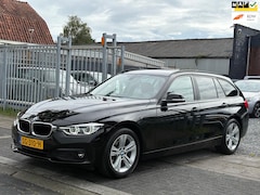 BMW 3-serie Touring - 318d Corporate Lease Executive | Aut | LED | Navigatie | Stoelverwarming | Clima | 17” LMV